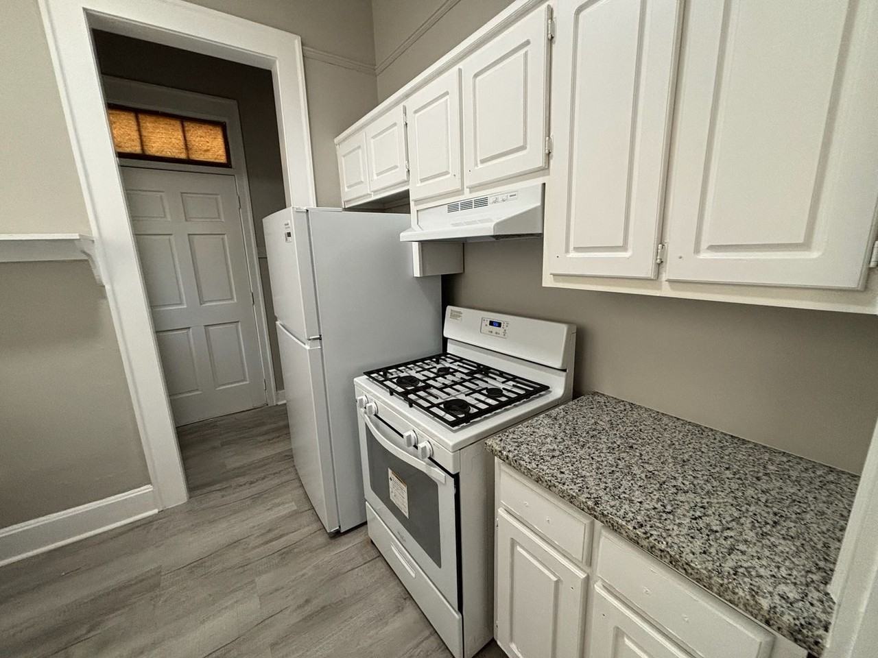 Cedar Avenue 1261 and 1263 - Photo 5 of 29