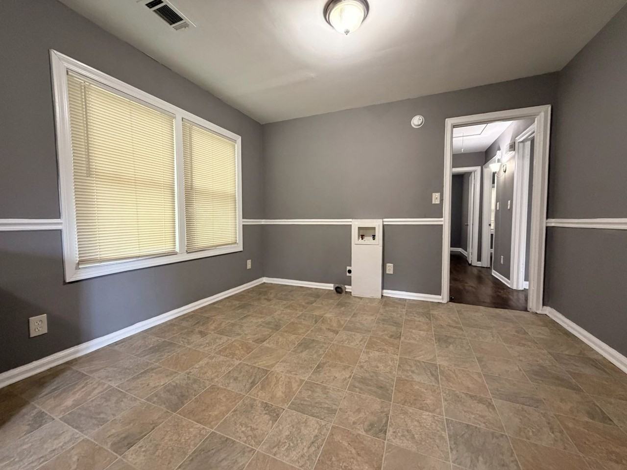 1426 Joy Ln - Photo 5 of 6