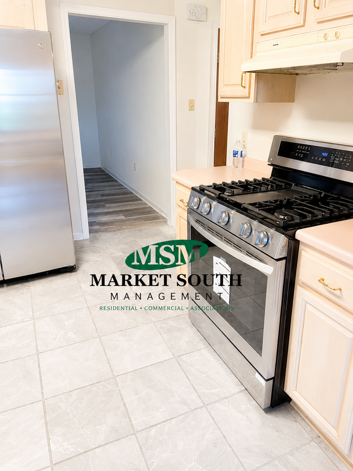 2 Rivers Bend Ct - Photo 5 of 16