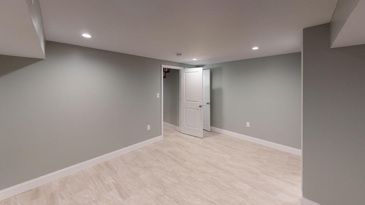 Newly constructed Hawthorne home by Washington Square West - Photo 6 of 11