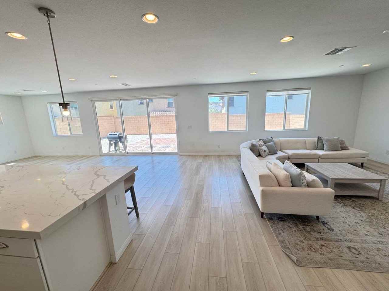 1059 N Water St - Photo 2 of 35