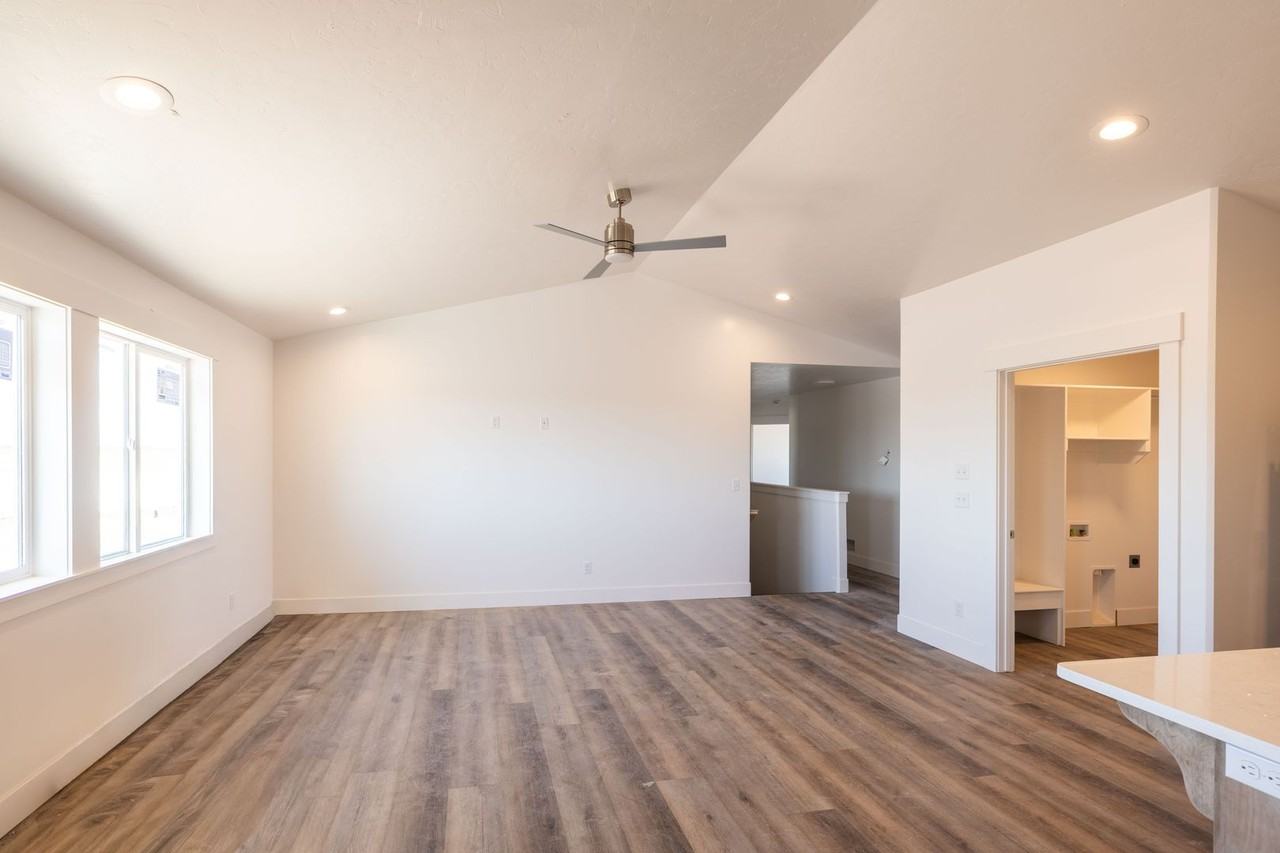 3707 Razor Cir - Photo 3 of 18