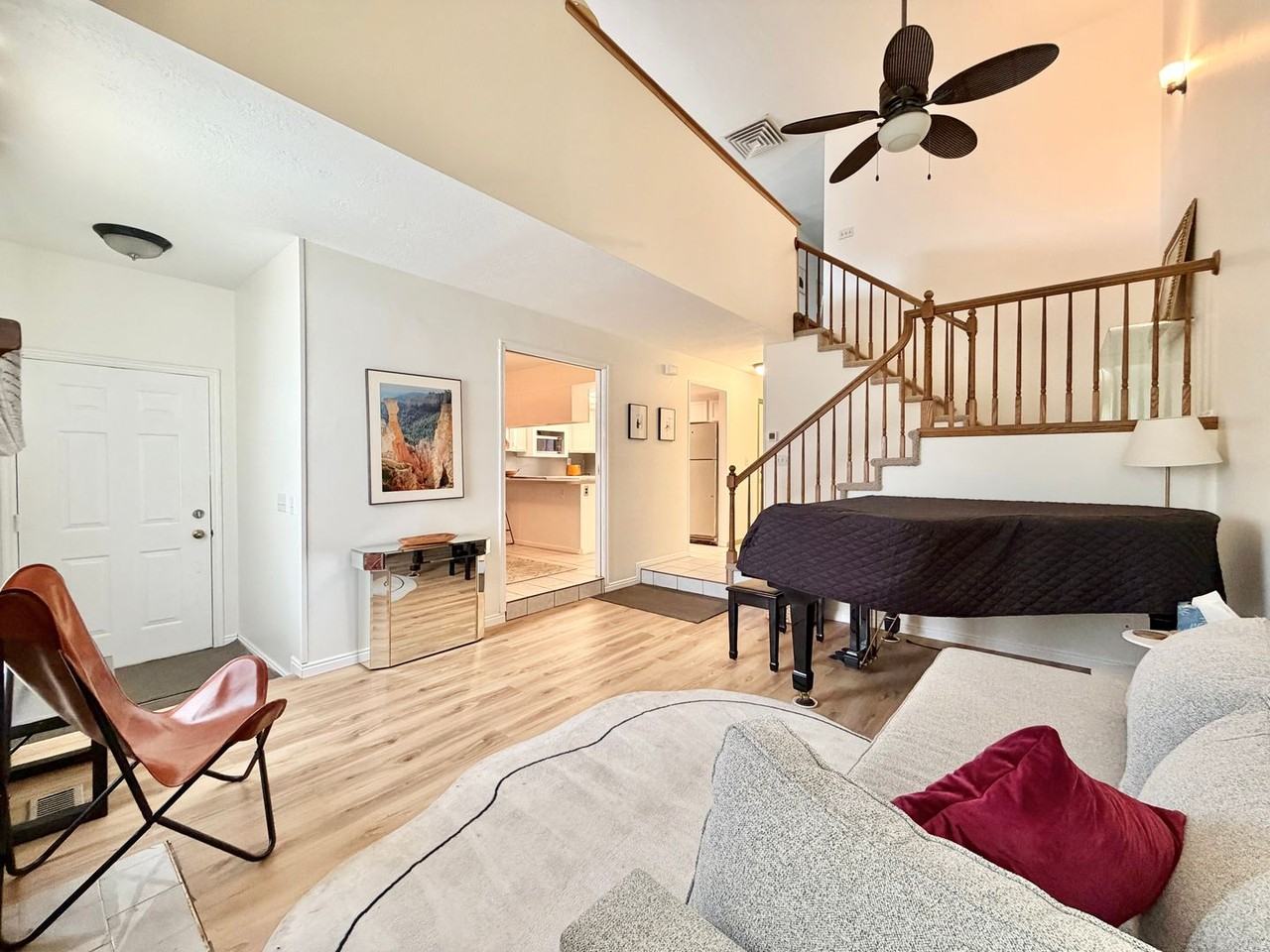 8758 S Oakwood Park Cir - Photo 2 of 16