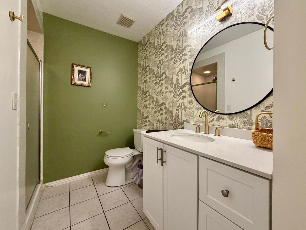 8758 S Oakwood Park Cir - Photo 7 of 16