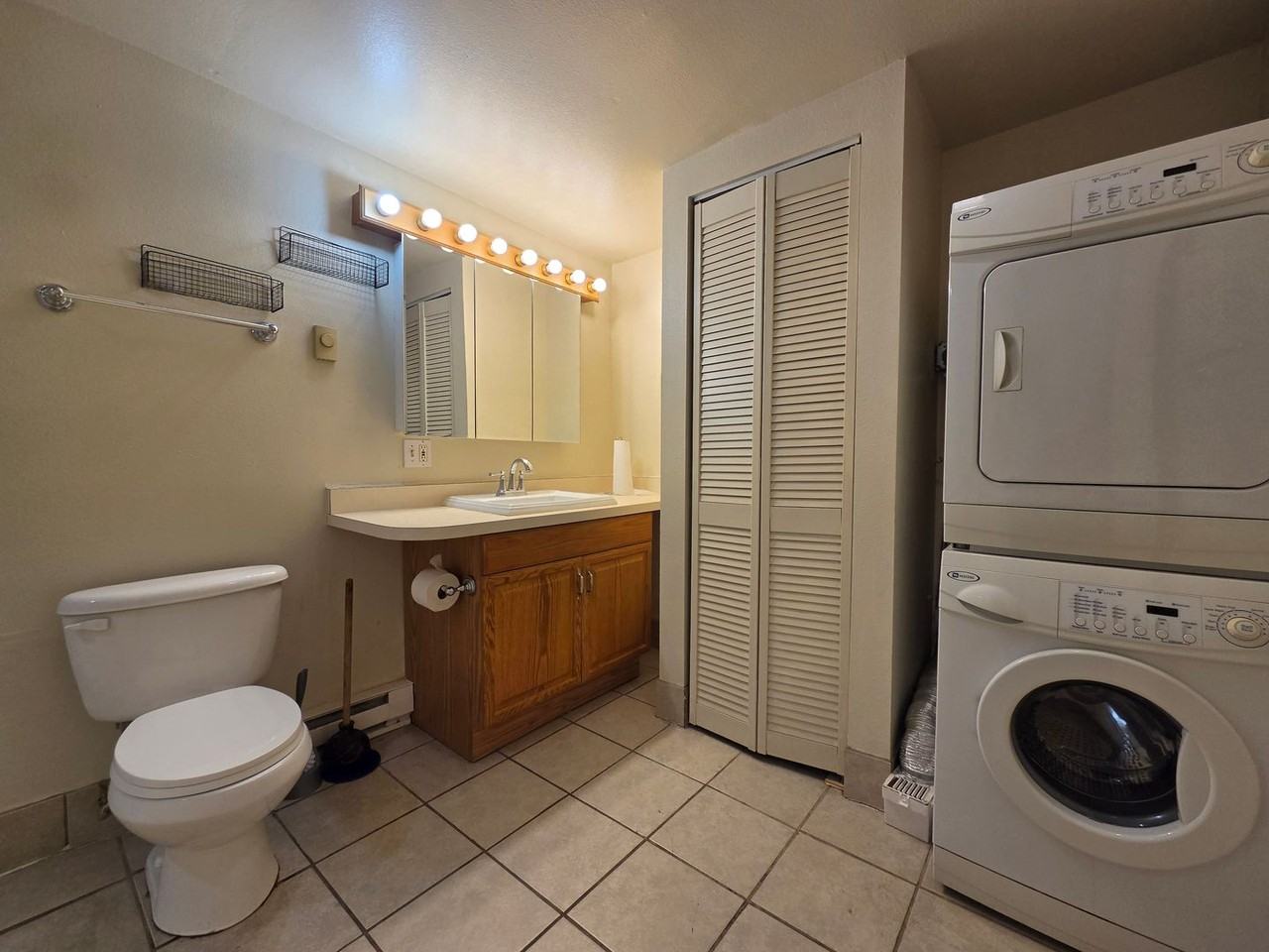 1513 1/2 S Corona Ave - Photo 3 of 13