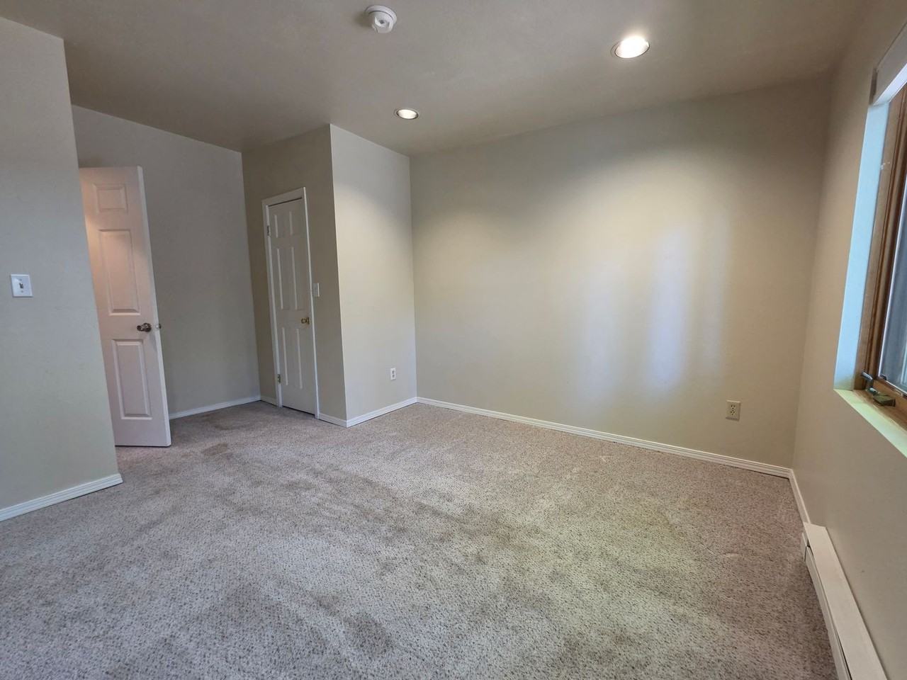 1513 1/2 S Corona Ave - Photo 5 of 13