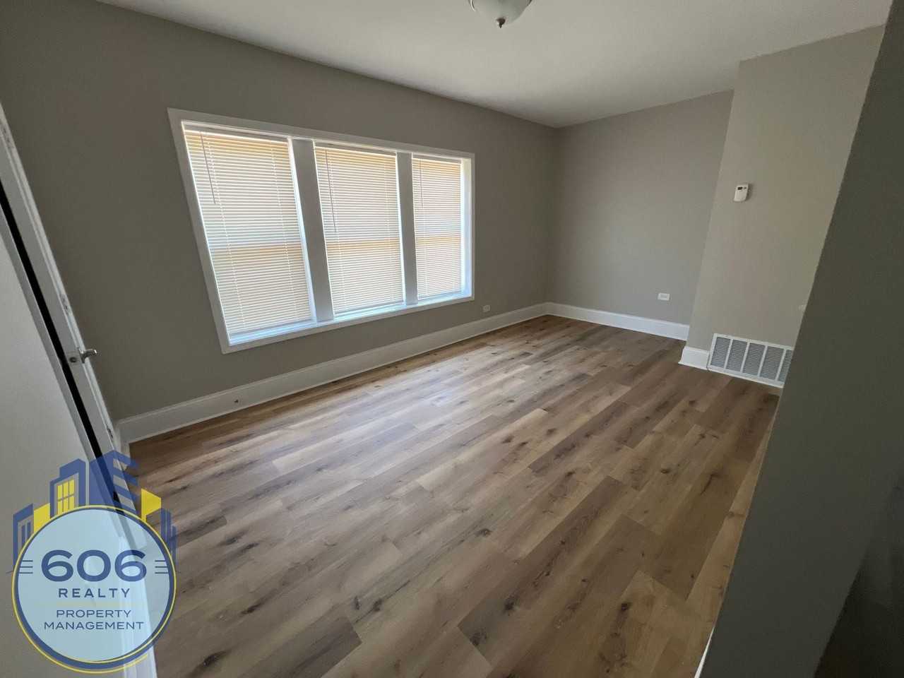 3434 W Montrose Ave - Photo 2 of 4