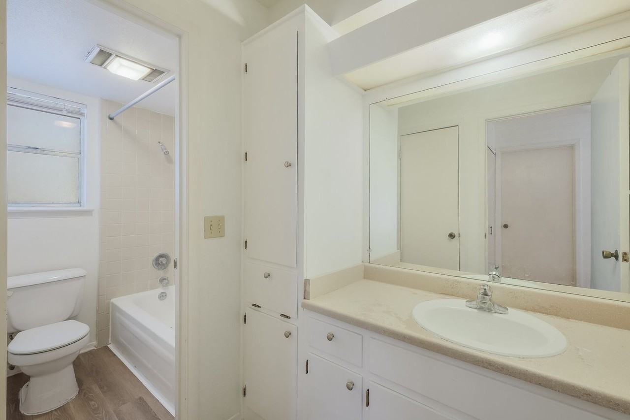 235 E Mulberry Ave #302 - Photo 5 of 13