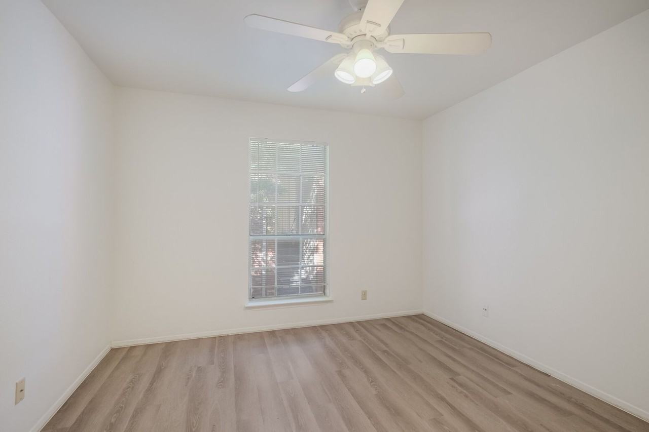 235 E Mulberry Ave #302 - Photo 6 of 13