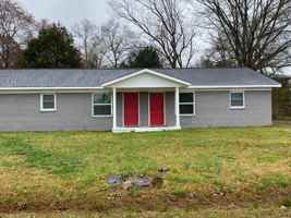 featured image of 415 Lowther St