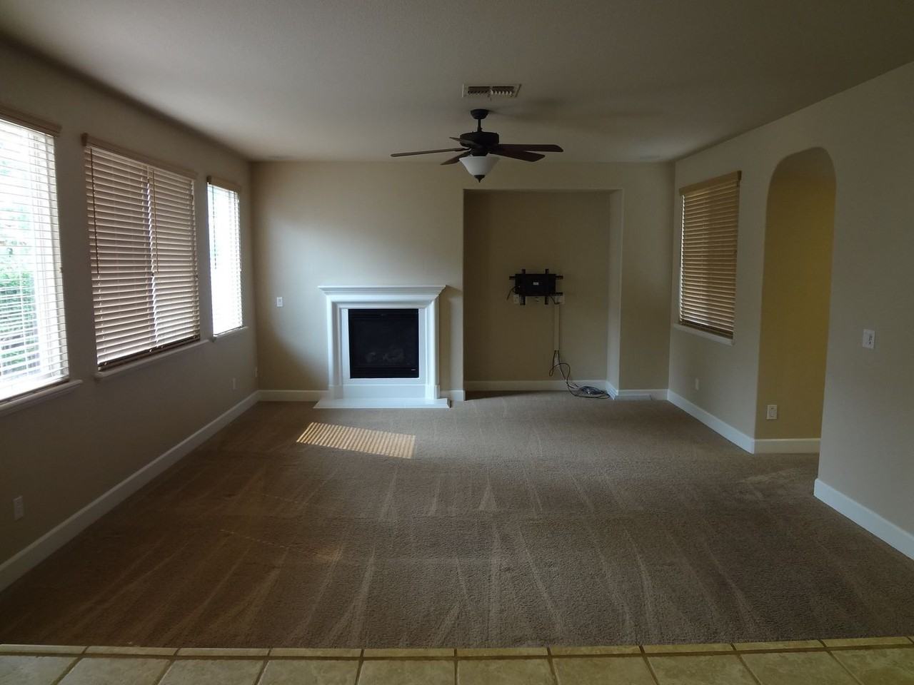 1123 Montague Ln - Photo 5 of 45
