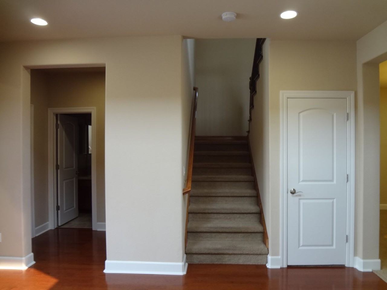 1123 Montague Ln - Photo 6 of 45