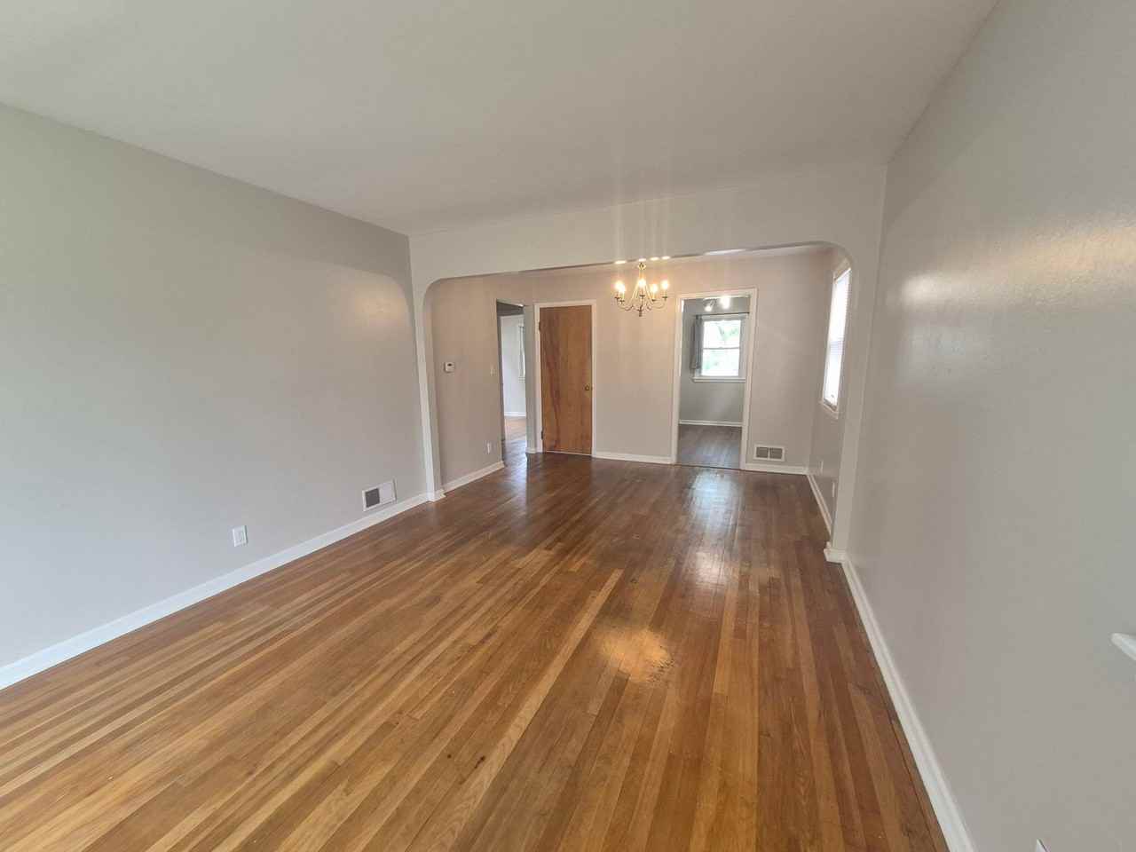 2623 Springmont Ave - Photo 7 of 19