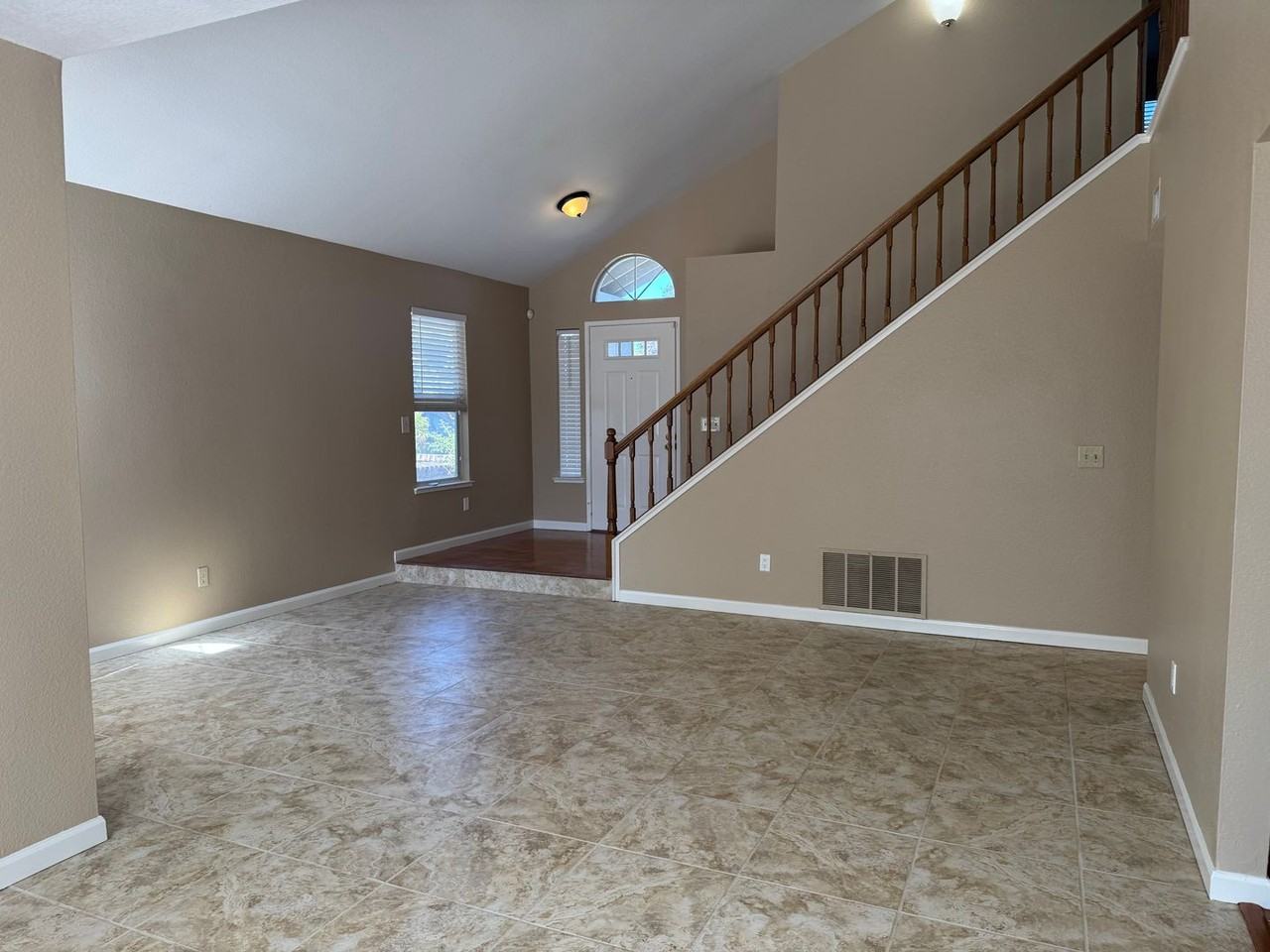8459 Leaning Tree Ct - Photo 4 of 20