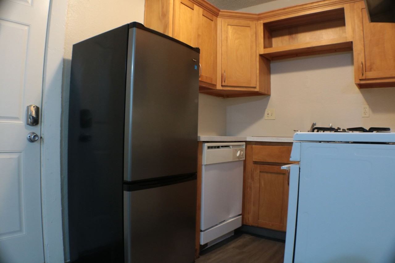 Summit Apartments/Prikili Properties LLC - Photo 7 of 13