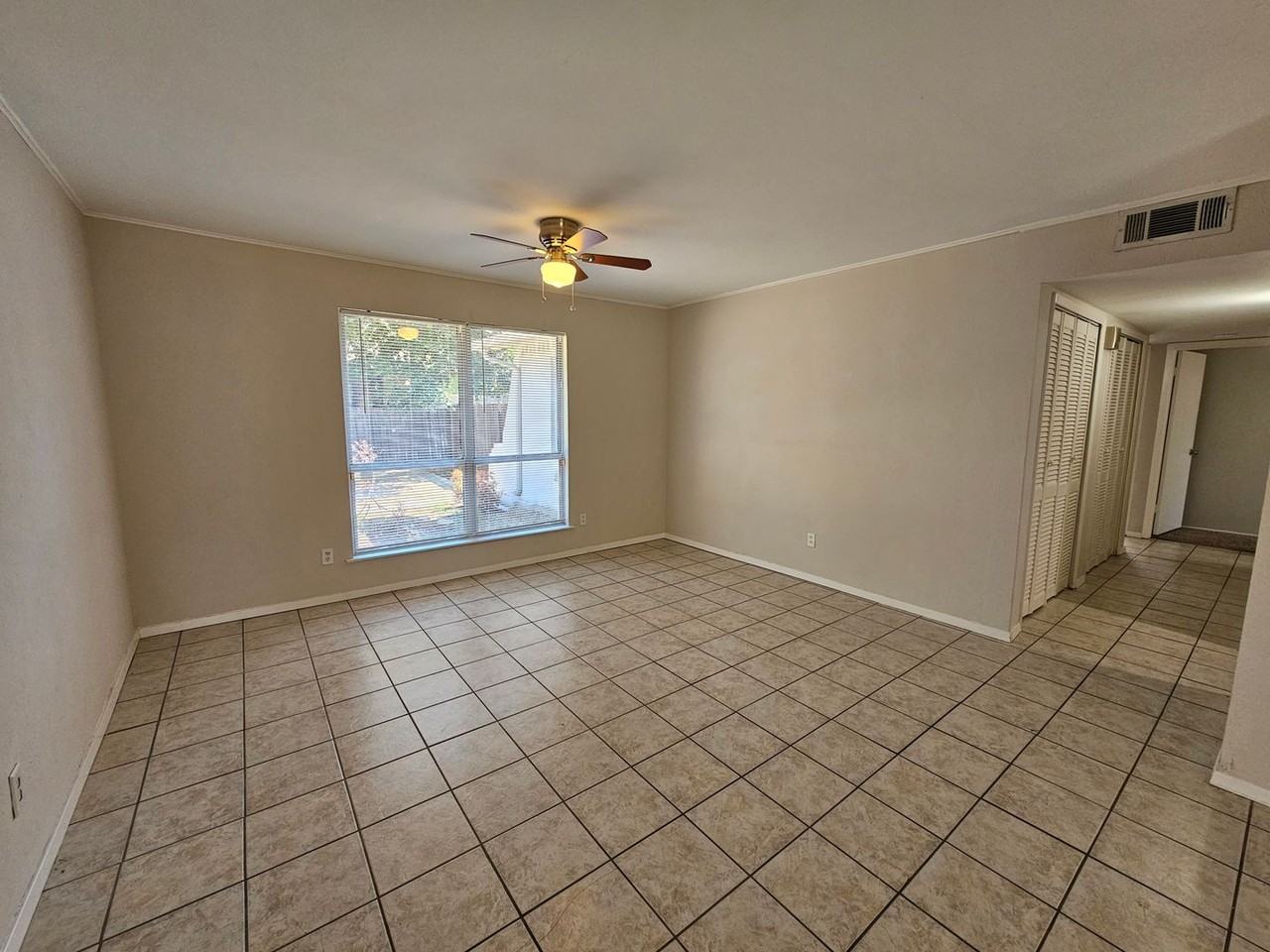 2906 Candlewick Ln - Photo 5 of 28