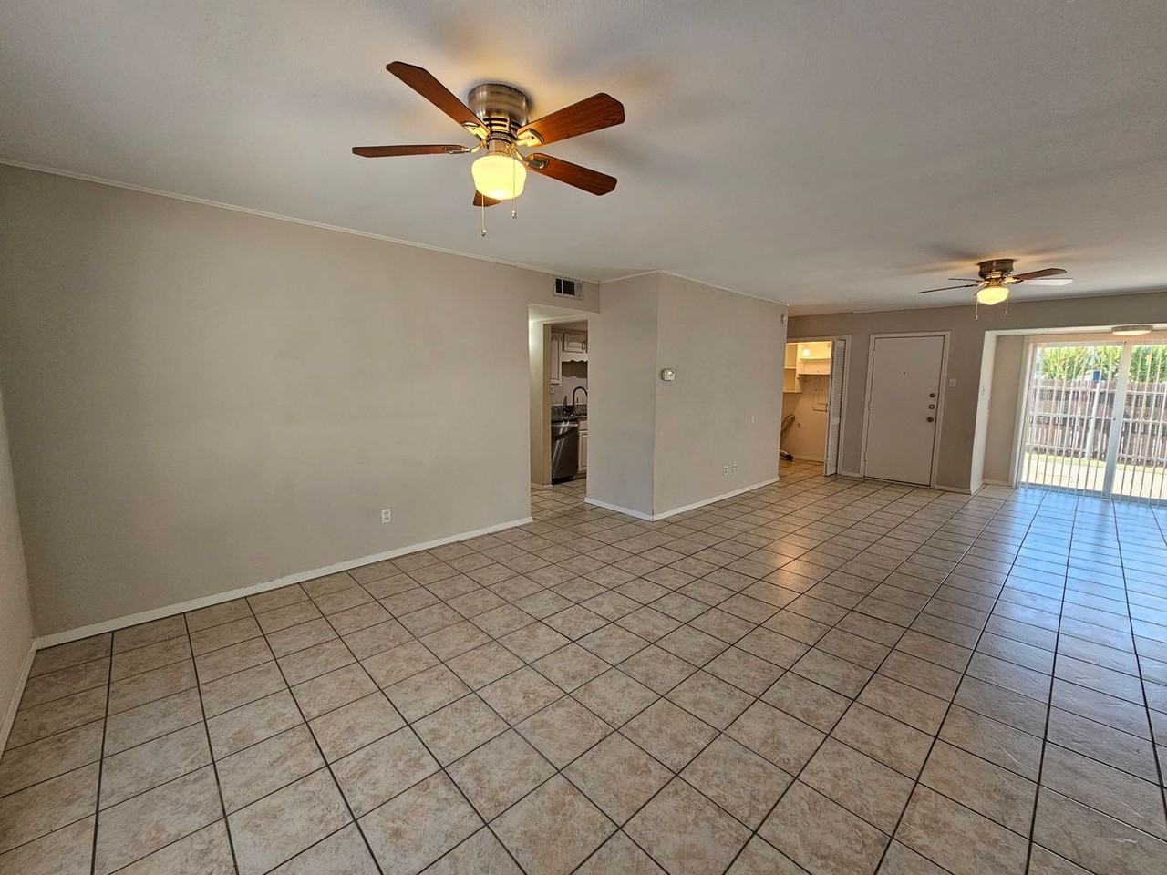 2906 Candlewick Ln - Photo 6 of 28
