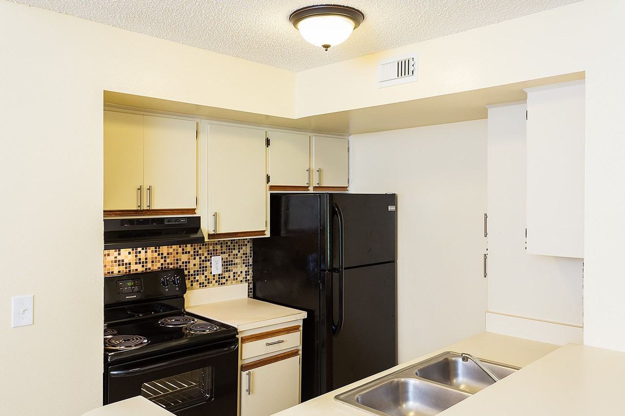 437 Fountainhead Cir #280 - Photo 3 of 19