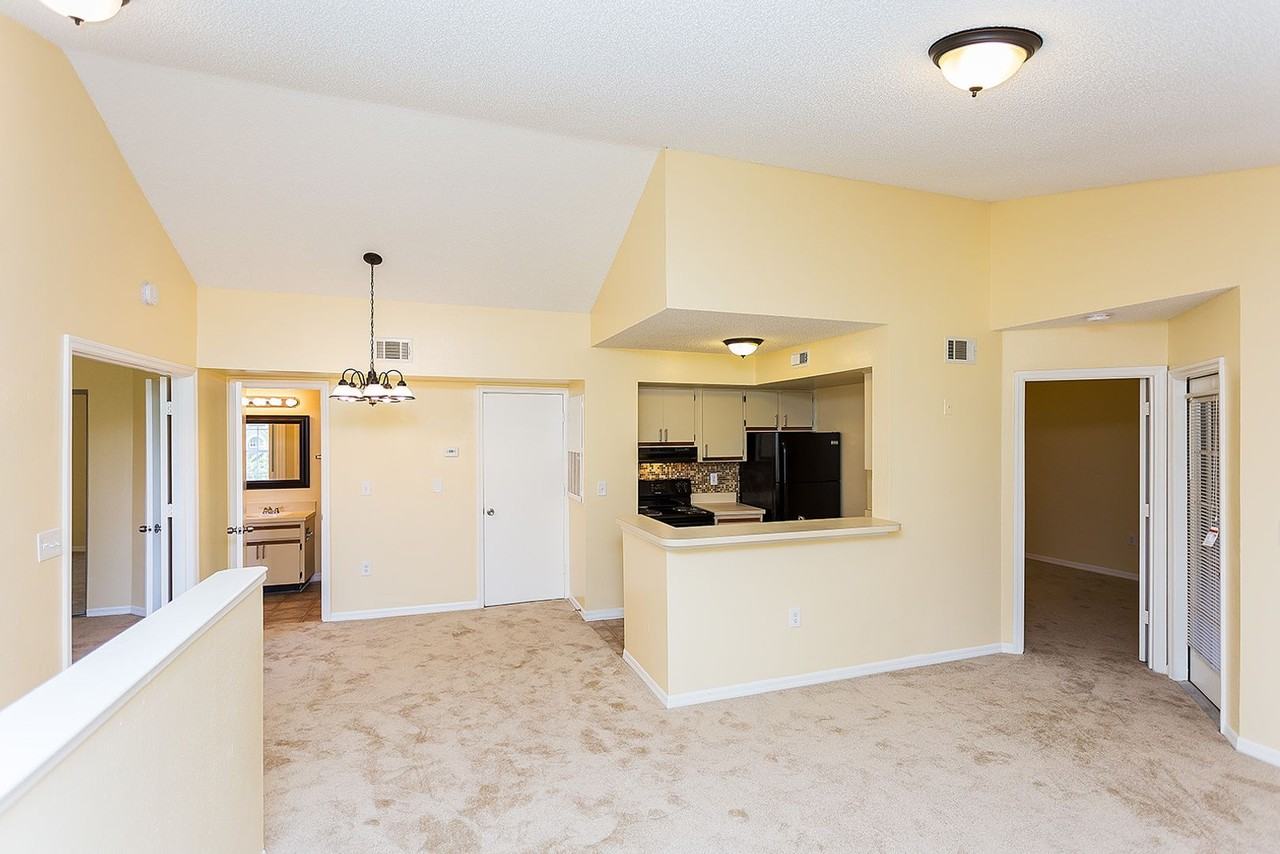 437 Fountainhead Cir #280 - Photo 5 of 19