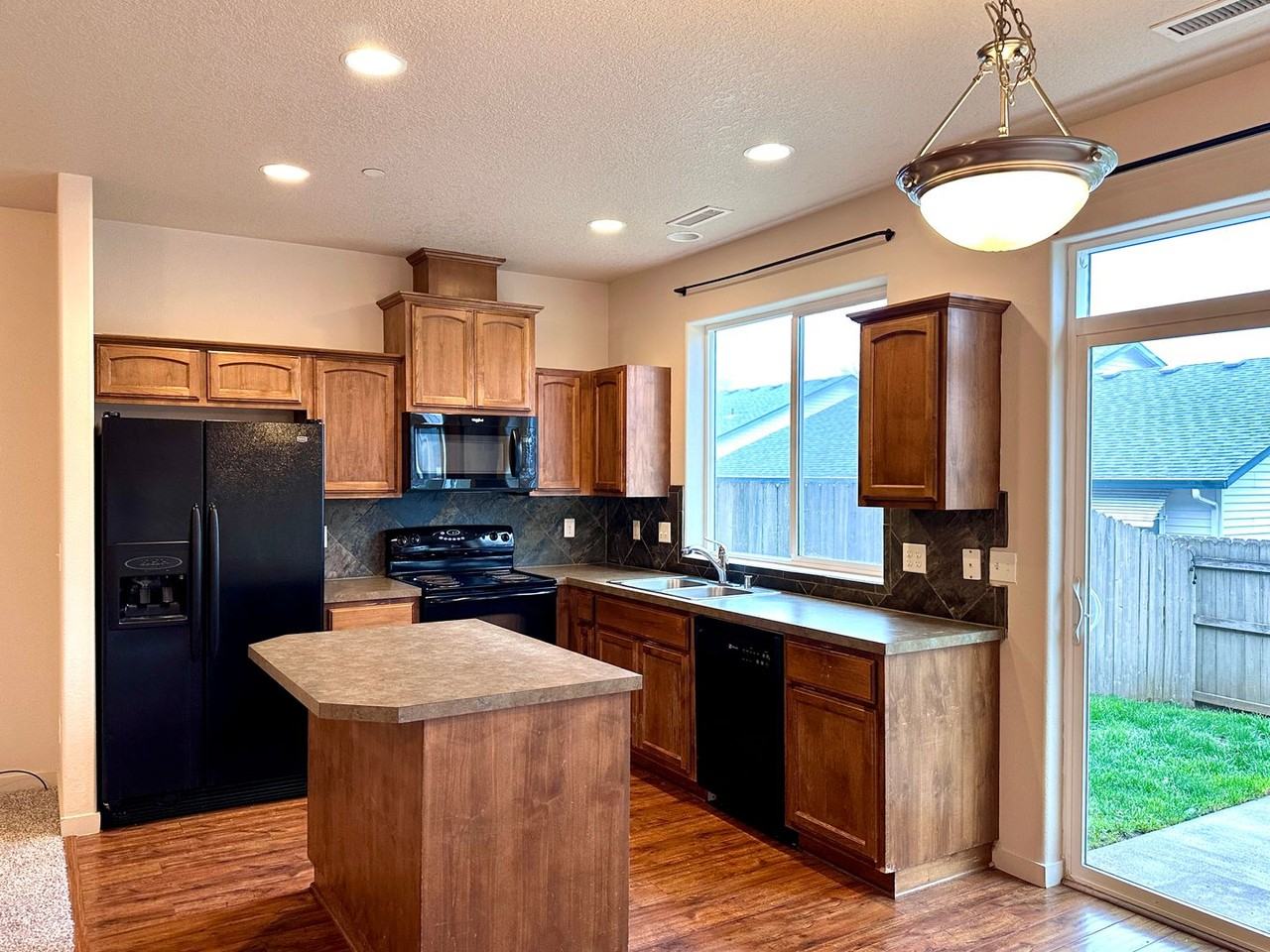 5215 Ne 83rd Pl - Photo 2 of 27