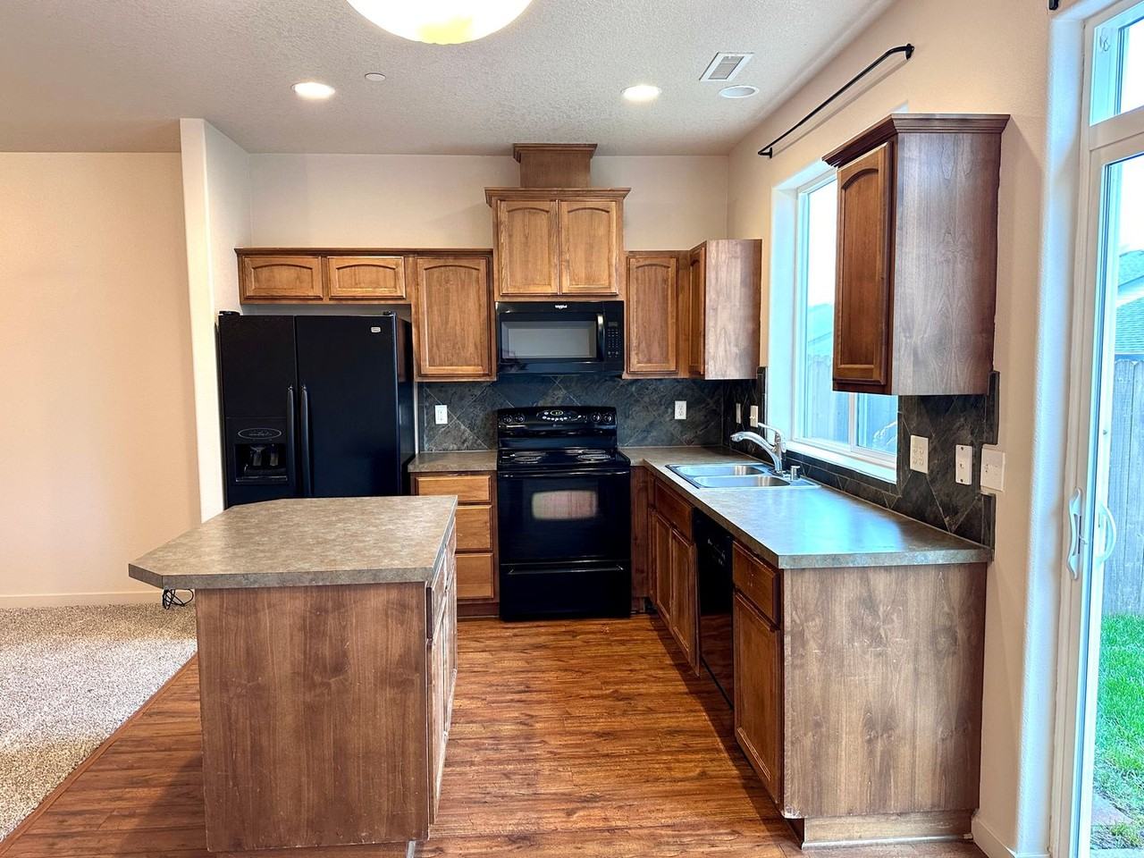 5215 Ne 83rd Pl - Photo 4 of 27
