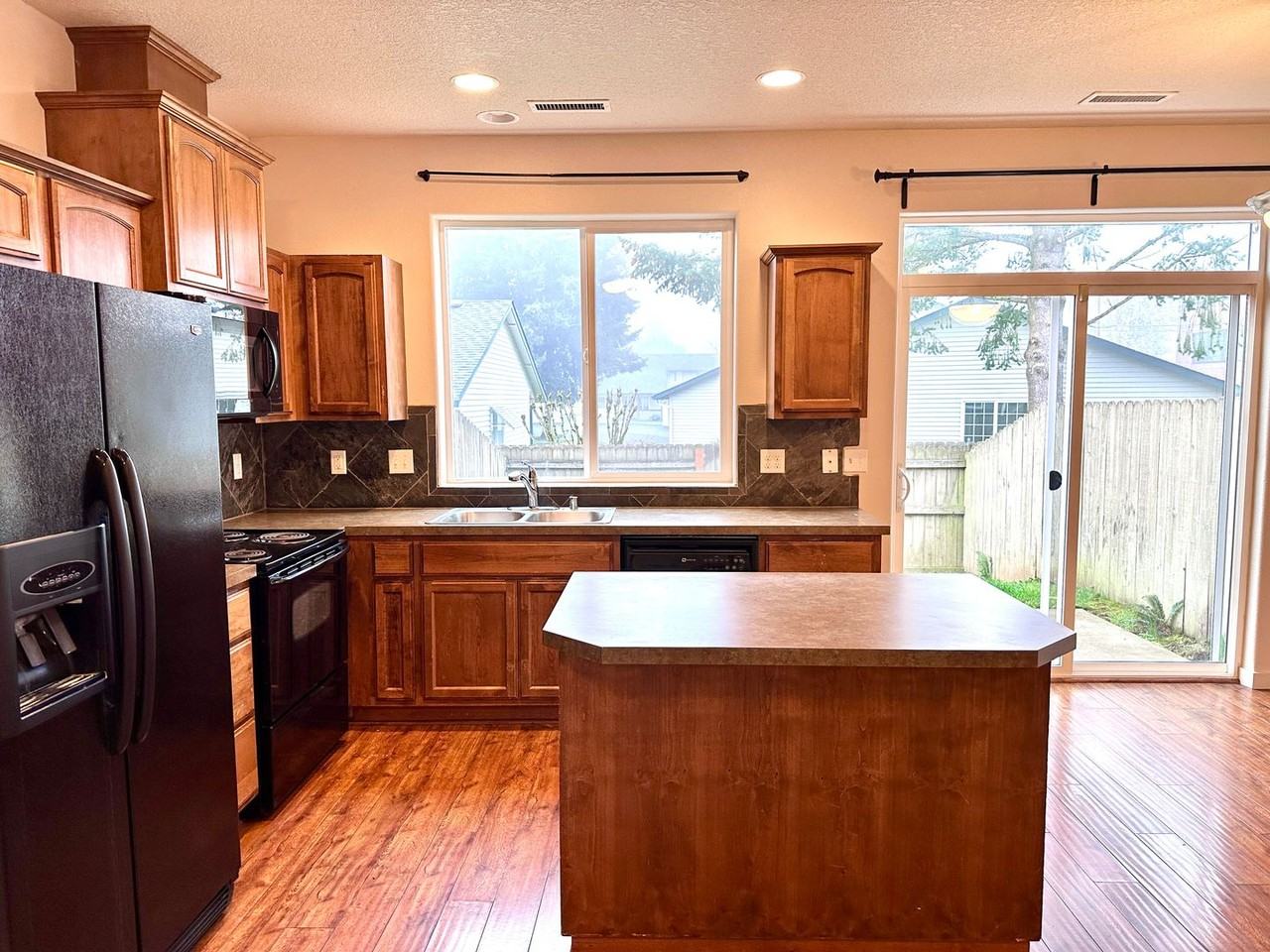 5215 Ne 83rd Pl - Photo 5 of 27