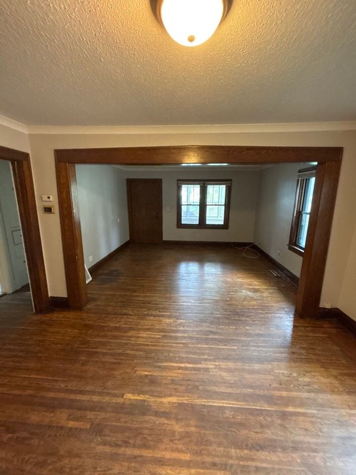 4711 Camden Ave N - Photo 2 of 9
