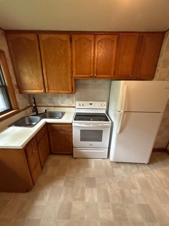 4711 Camden Ave N - Photo 5 of 9