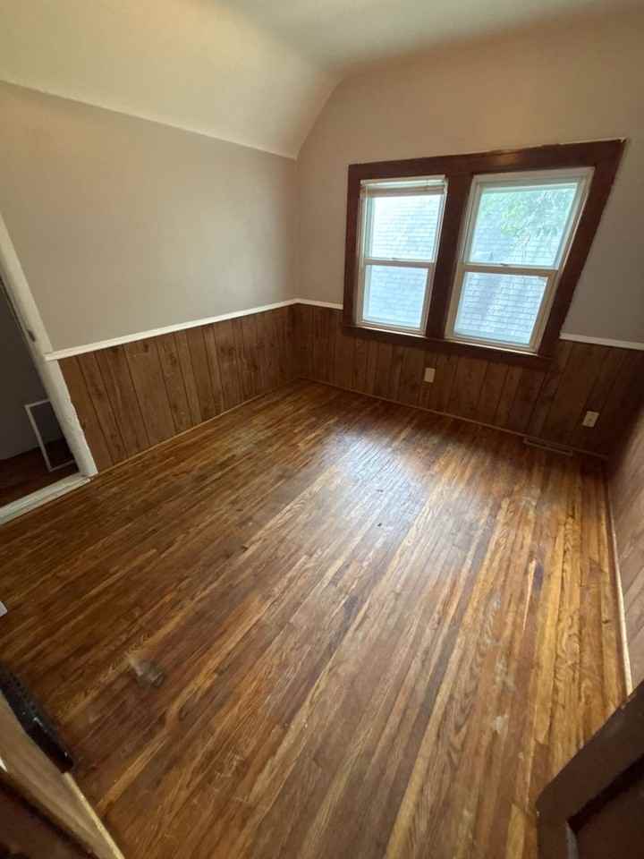 4711 Camden Ave N - Photo 7 of 9