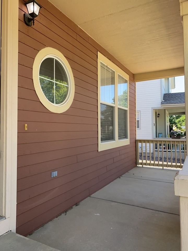 2738 Port Place Dr - Photo 4 of 40