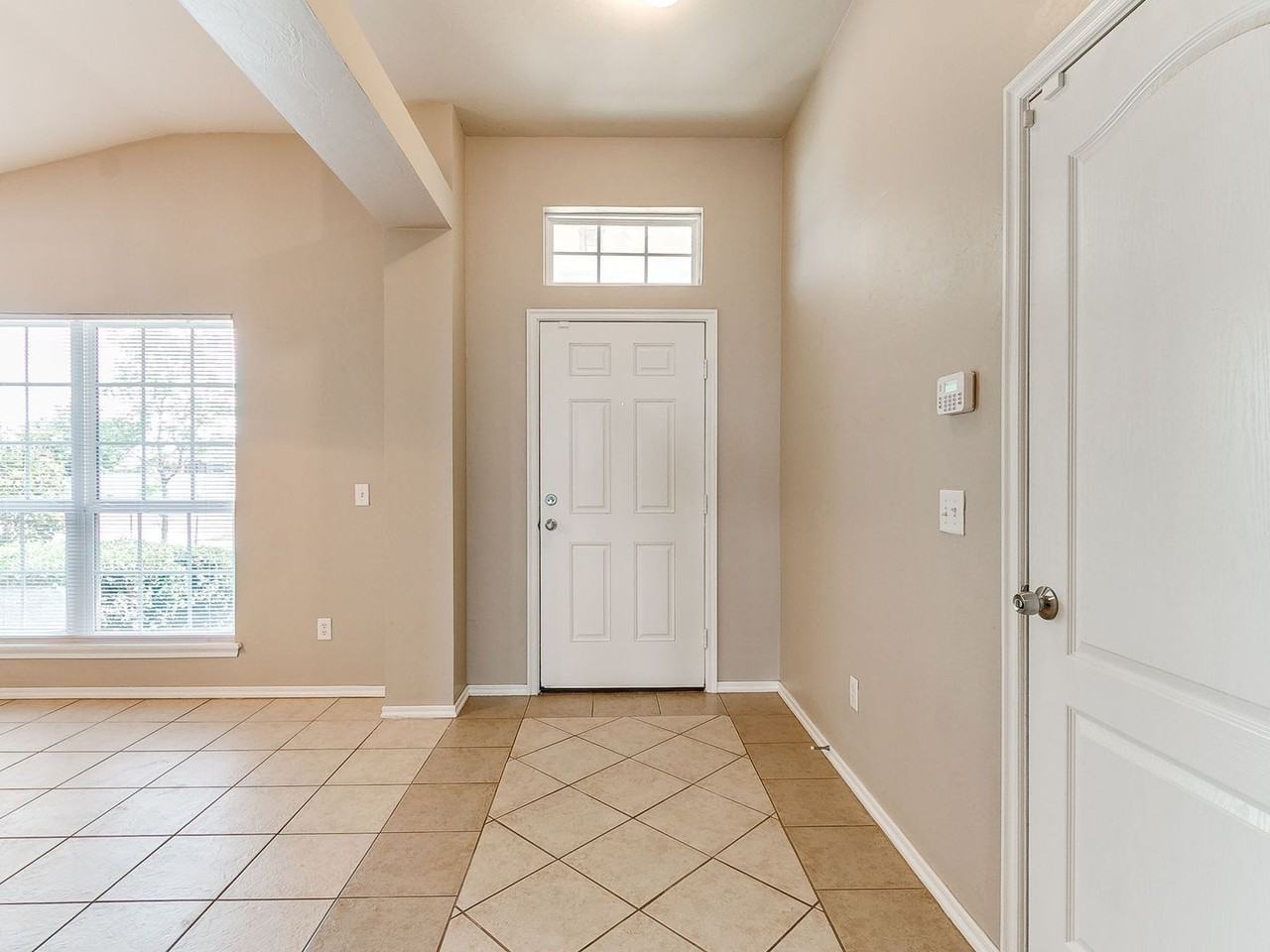 2829 Nw 182nd St - Photo 2 of 21