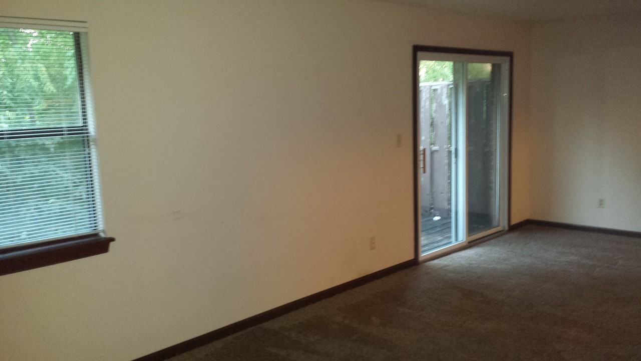 505 Columbia Dr Apt B - Photo 2 of 10