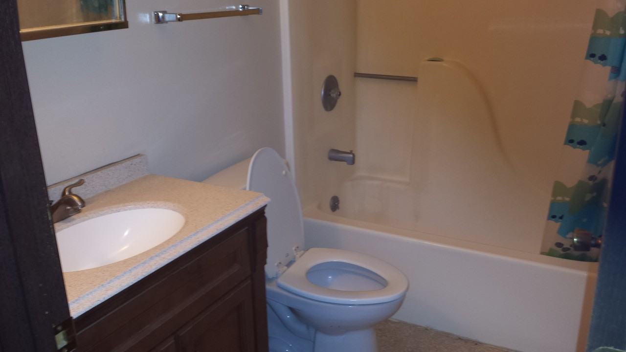 505 Columbia Dr Apt B - Photo 7 of 10