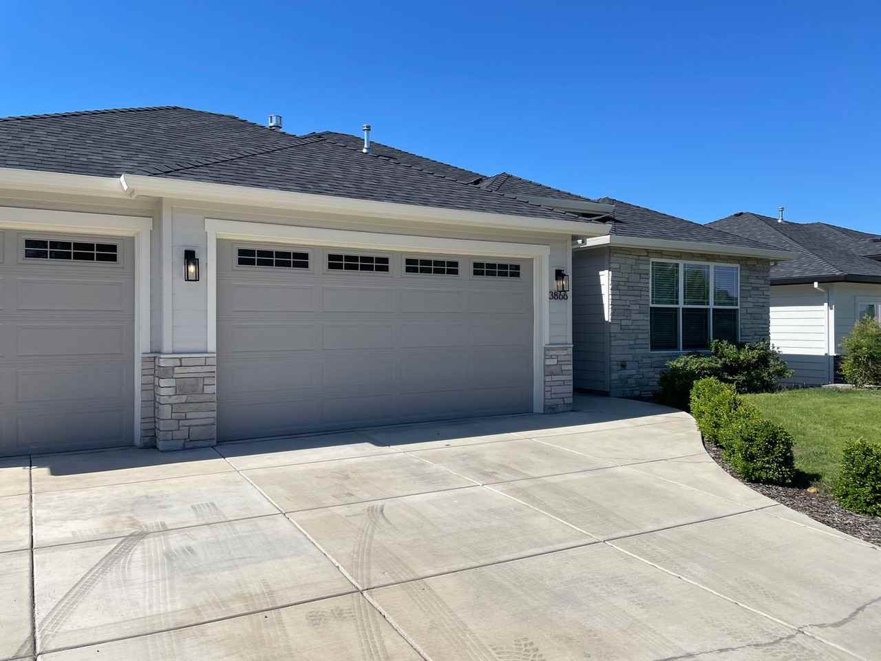 3866 Arizona Dr - Photo 2 of 24