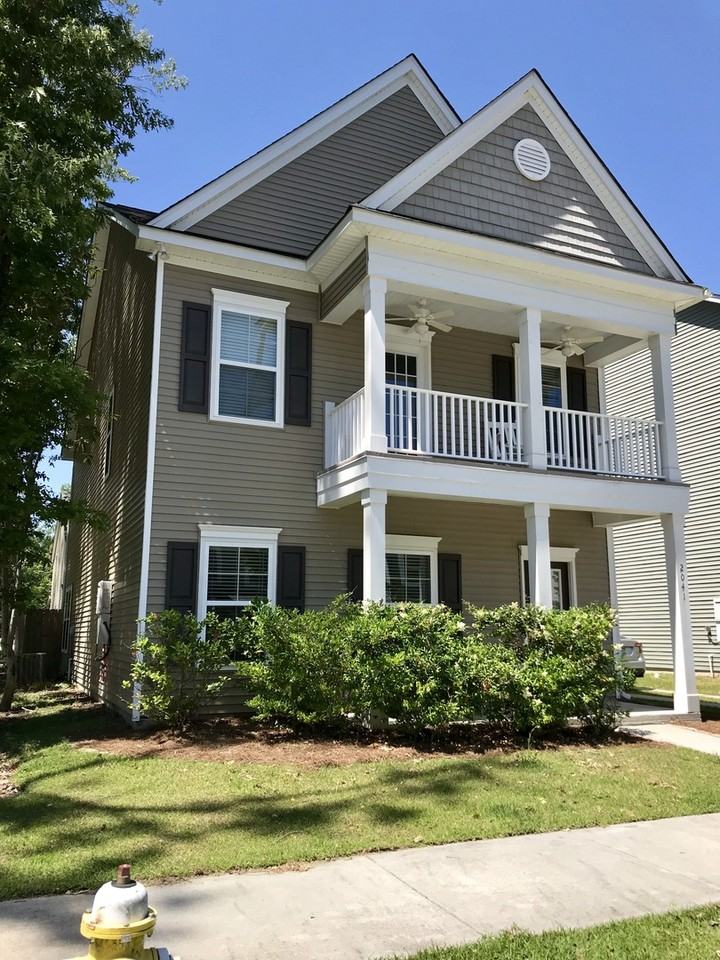 2041 Maybelles Ln