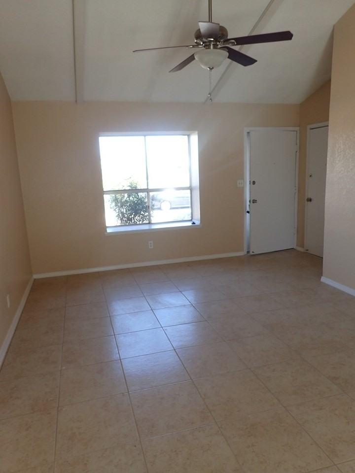 11500 Bob Mitchell Dr - Photo 2 of 18