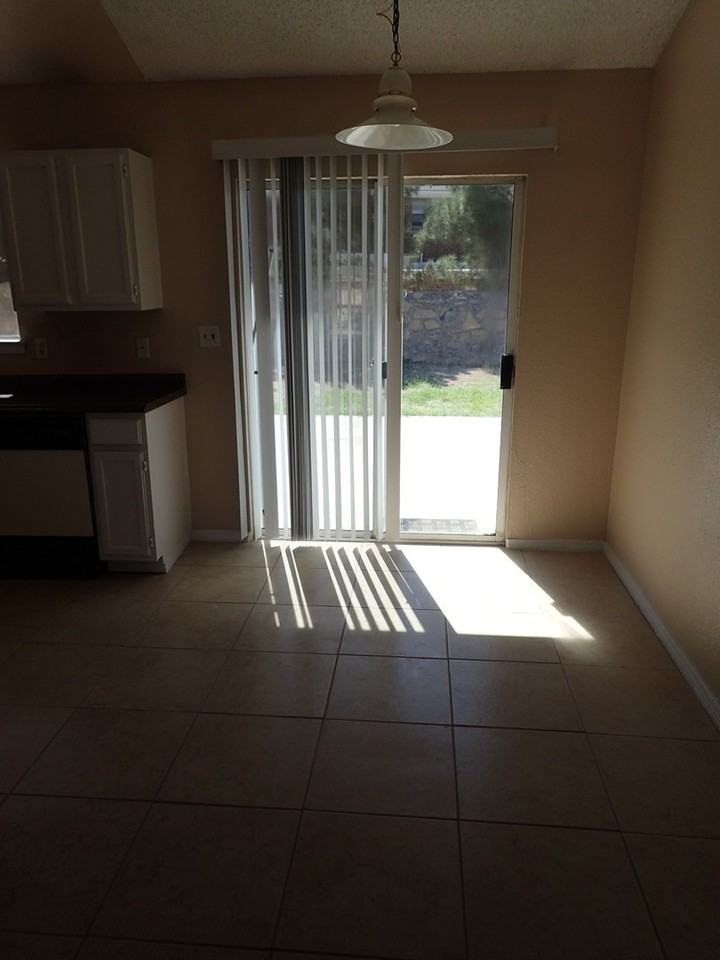 11500 Bob Mitchell Dr - Photo 5 of 18