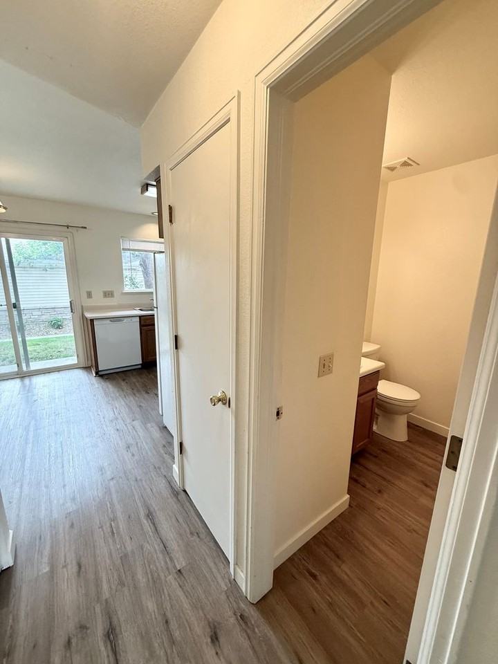 4848 Basswood Dr - Photo 4 of 21
