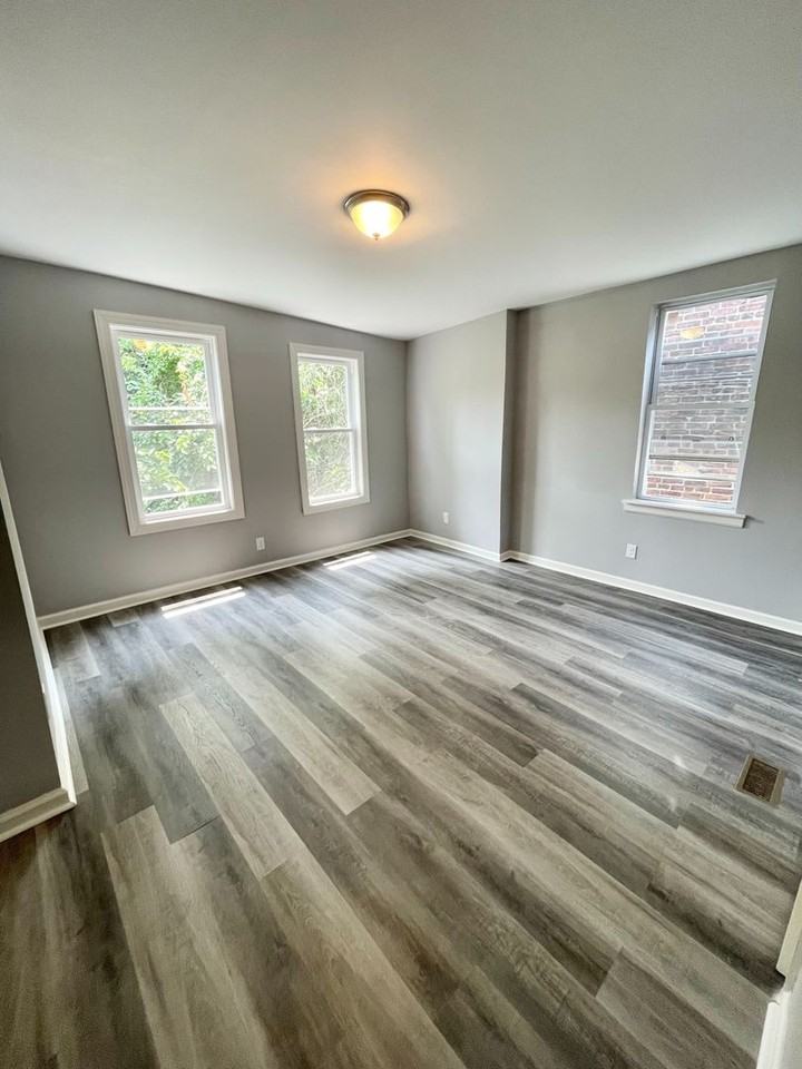 4930 Brown St - Photo 6 of 12