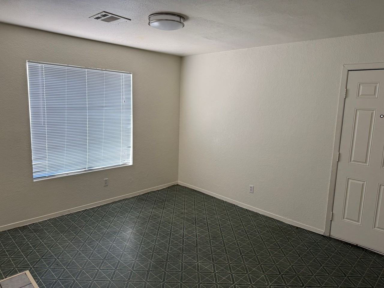 3838 Terrazzo Ave - Photo 4 of 22