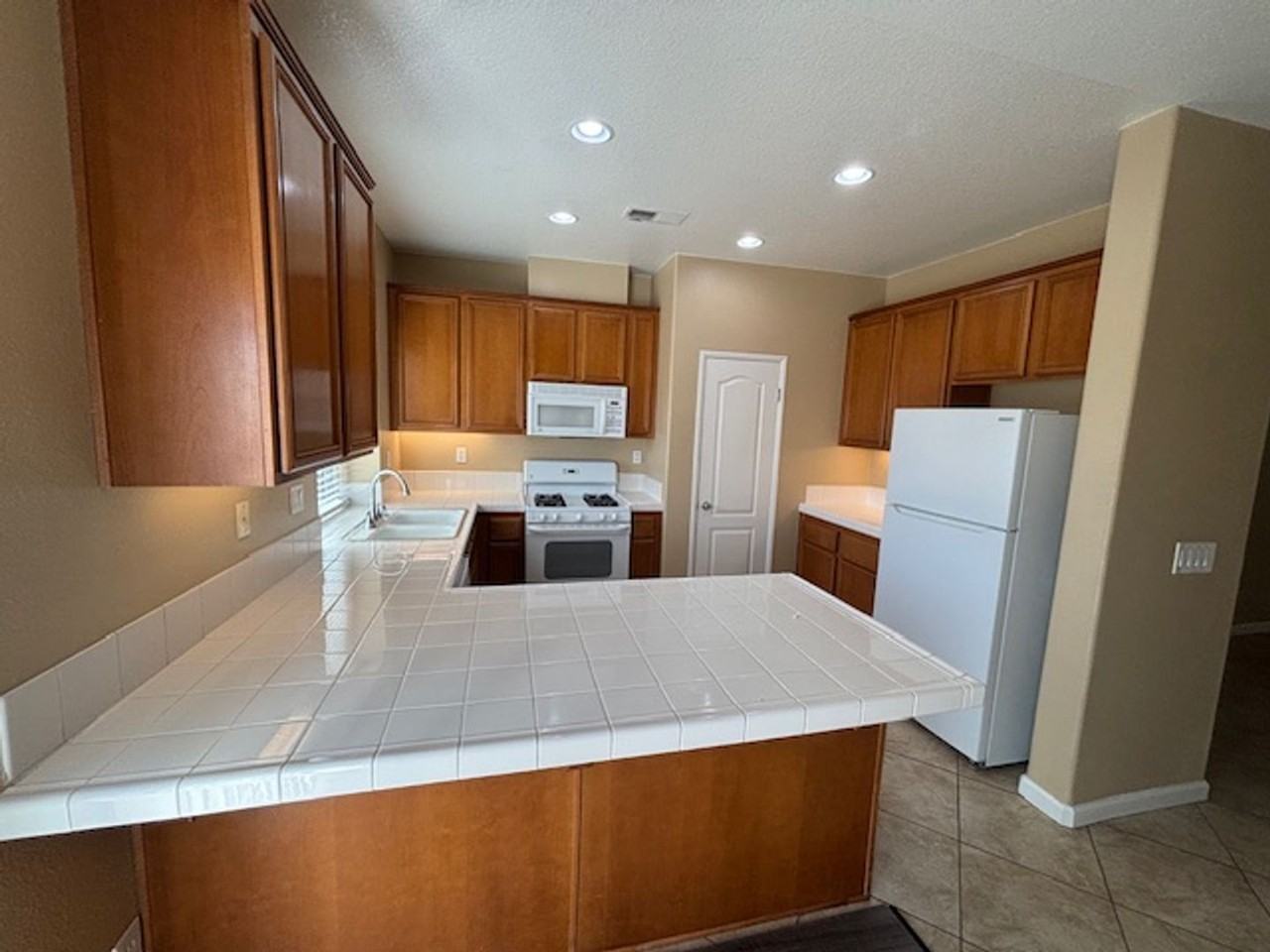 616 Morningside Ct - Photo 5 of 16