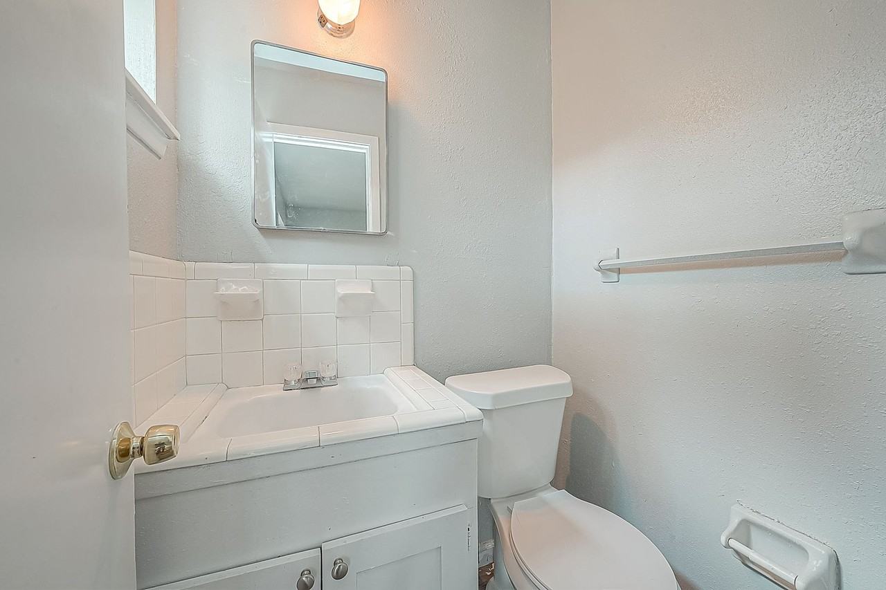 5646 Cedarburg Dr - Photo 4 of 17