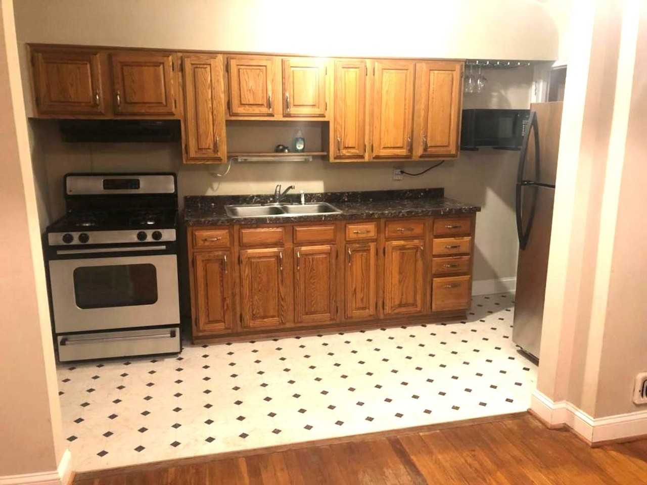 3214 Wallford Dr - Photo 2 of 9