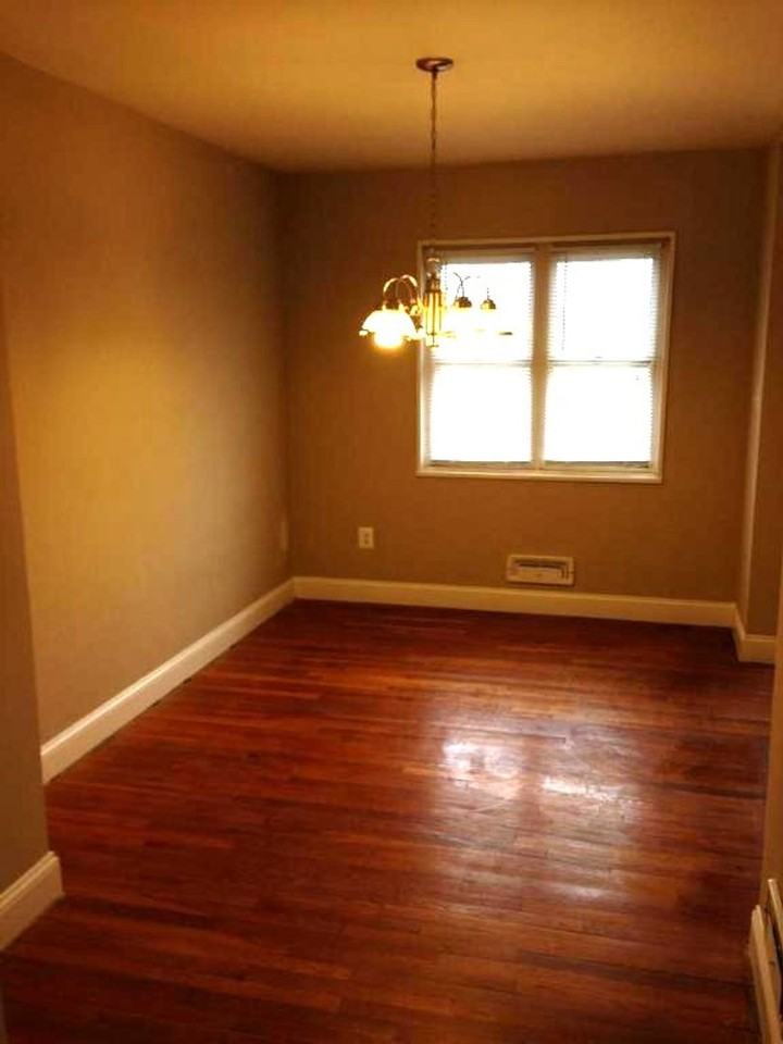 3214 Wallford Dr - Photo 4 of 9