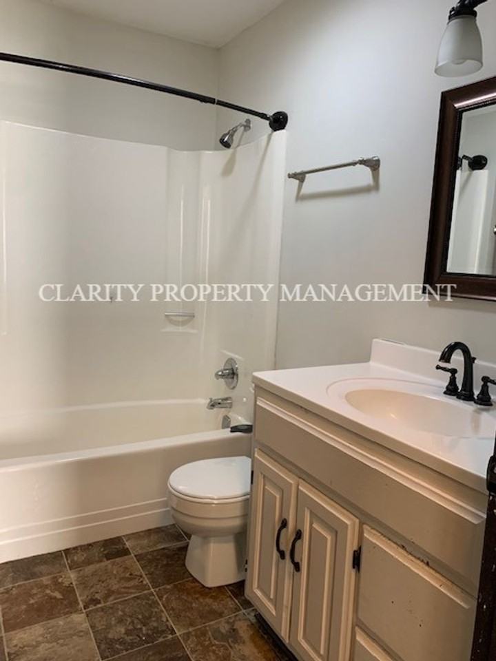 2218 Cloverleaf Cir Se - Photo 5 of 13