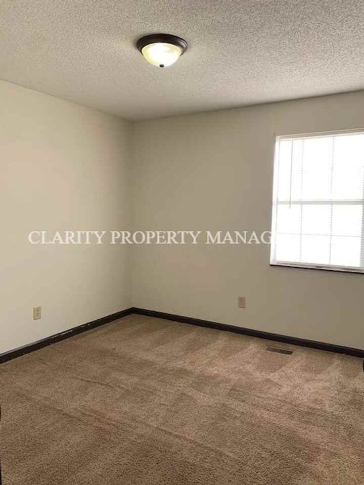 2218 Cloverleaf Cir Se - Photo 6 of 13