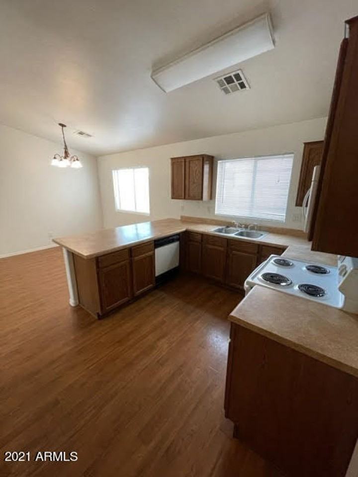 23438 W Cocopah St - Photo 7 of 31