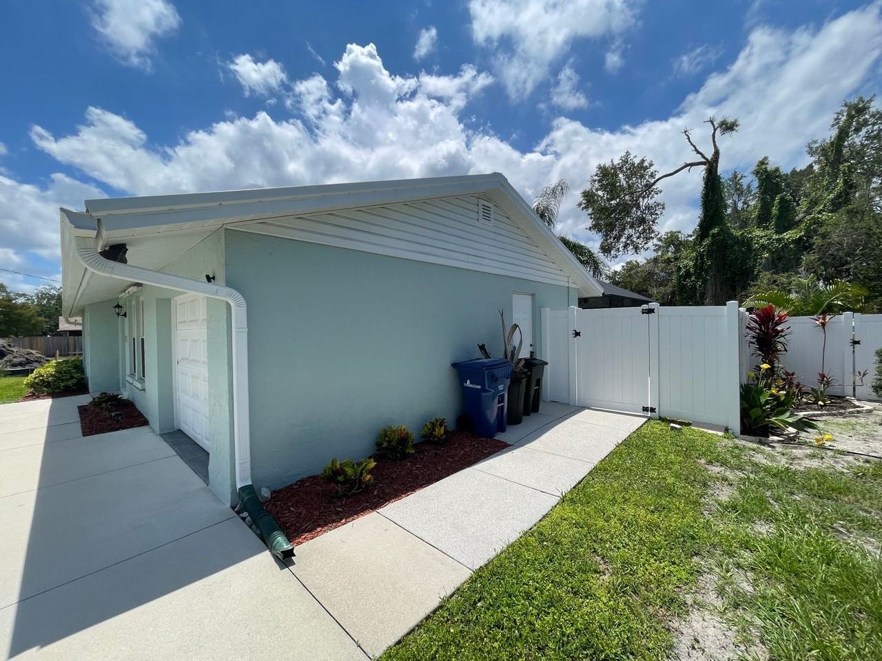 3410 Bay St - Photo 2 of 31