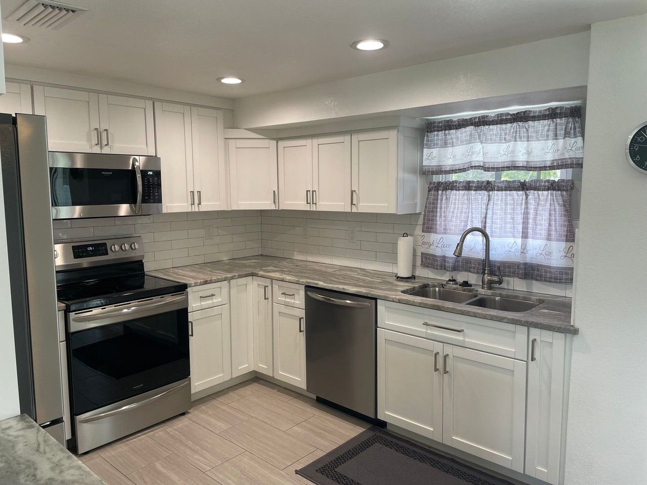 3410 Bay St - Photo 6 of 31