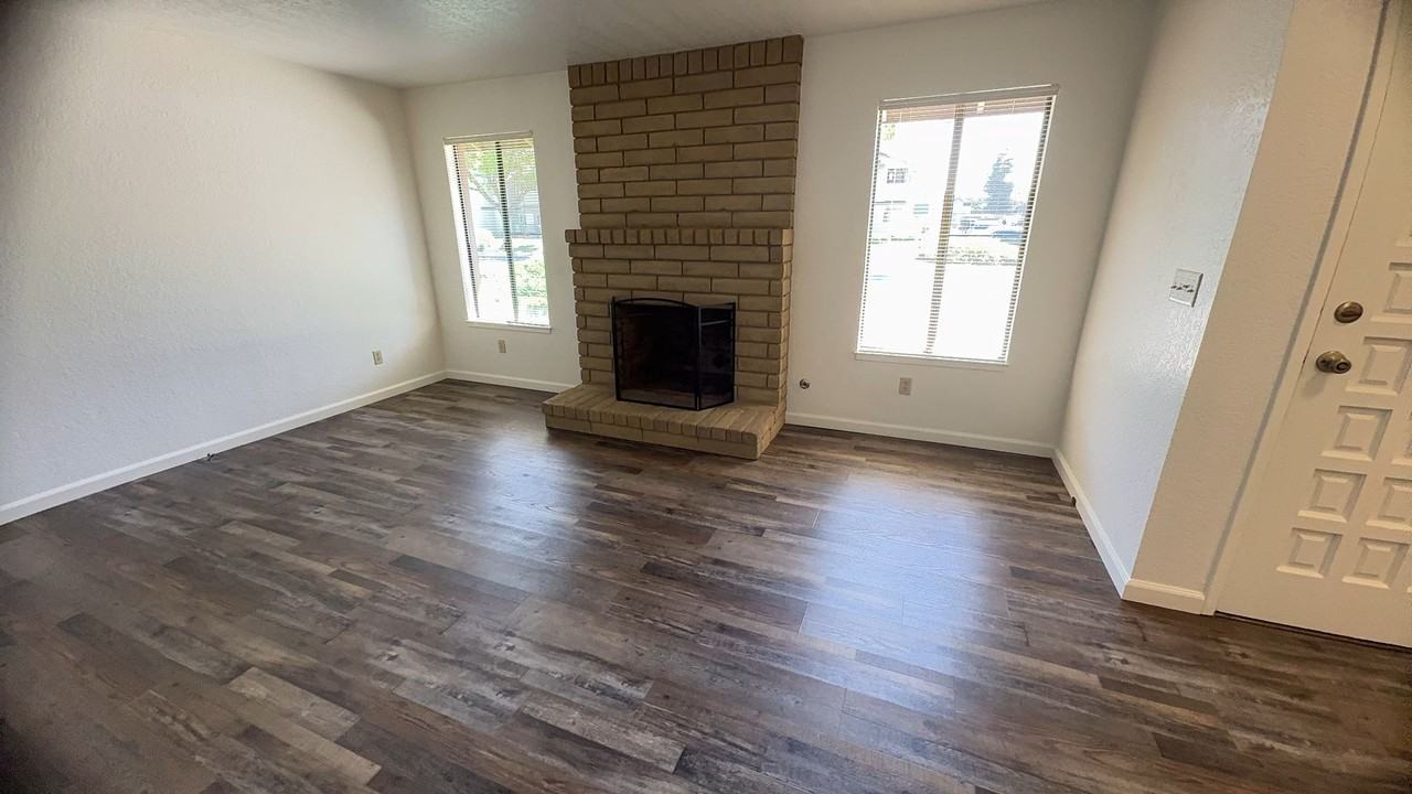 3469 Claremont Ave - Photo 2 of 12
